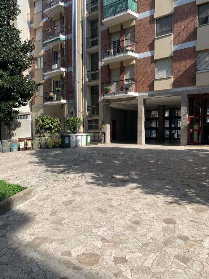 Smart Apartment Prada Foundation Milão Exterior foto